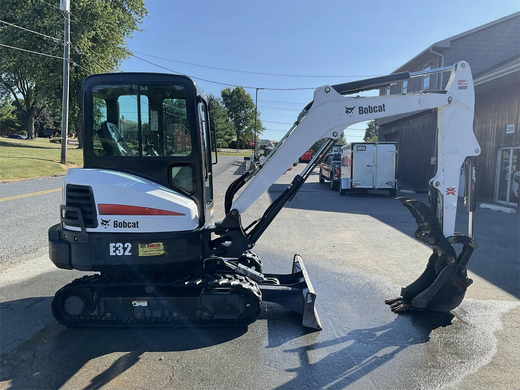 
							2010 Bobcat E32 Mini Excavator						